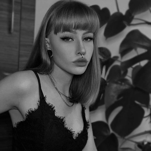 Nice teen with amazing lips