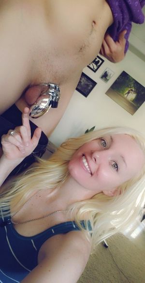 Wifey loves taking selfies