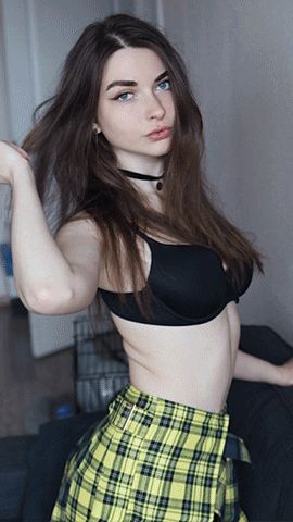 When she saw the pumped-up delivery guy on her doorstep, she immediately got sweaty, and couldn't take the moment to fuck him while her bf