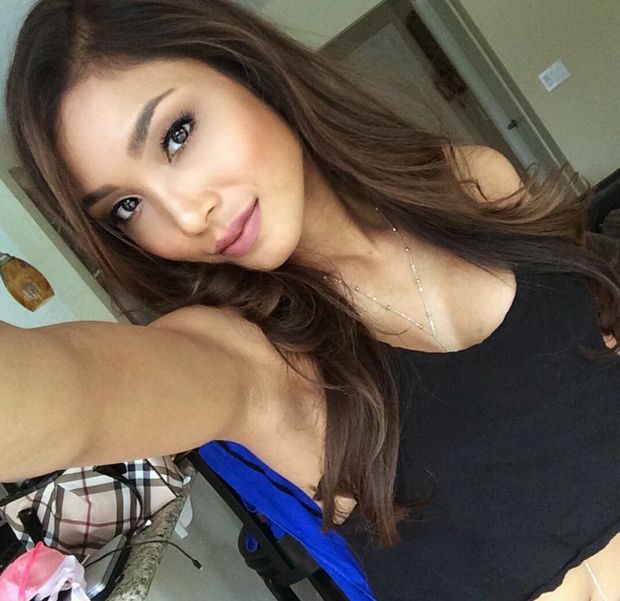 Hot chick selfie