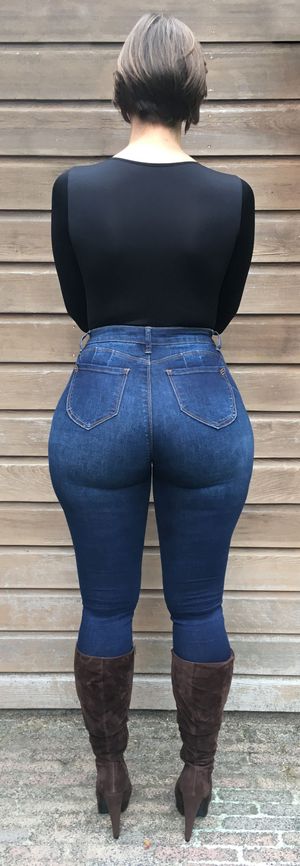 LONG LEGS AND HIGH HEELS