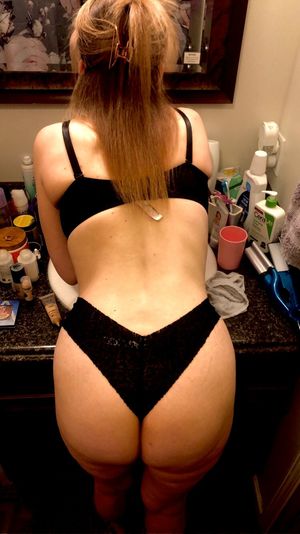 I could watch this bitch get ready every day.