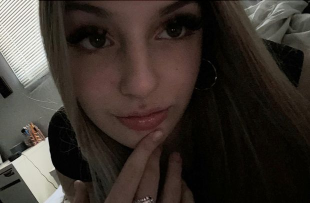 Keyra close up selfie