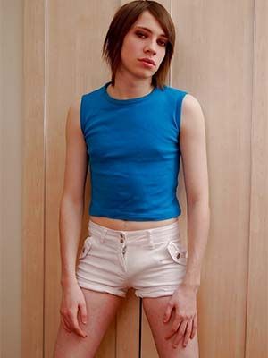 Érection difficile a cacher pour celle transsexuel en manque de cul sur Delle 90100