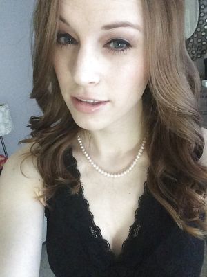 Gorgeous College GF Giving You "The Look"