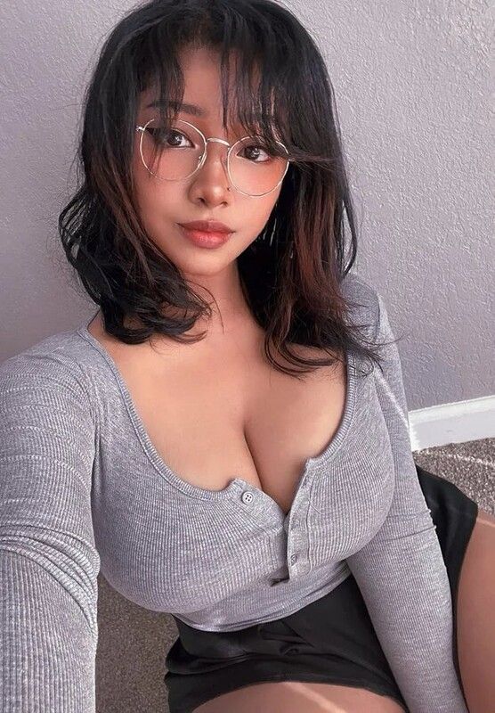Cute pretty babe with big titties