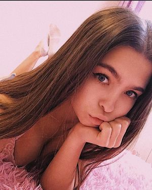 Sexy cleavage brunette teen