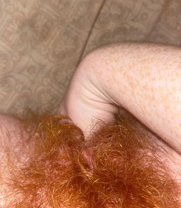 Fisting her red pussy