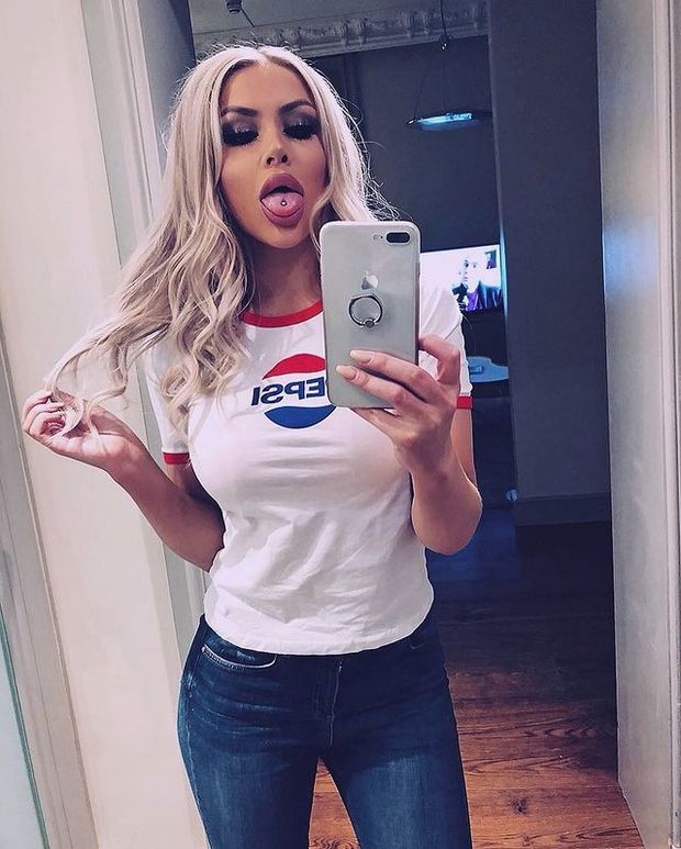 Pepsi. Excellent taste.