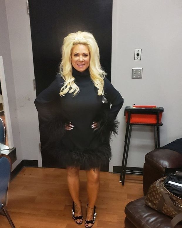 GILF looking better as ever.
