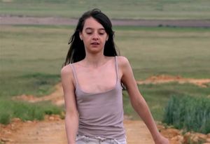 Tiny top Tiny tities