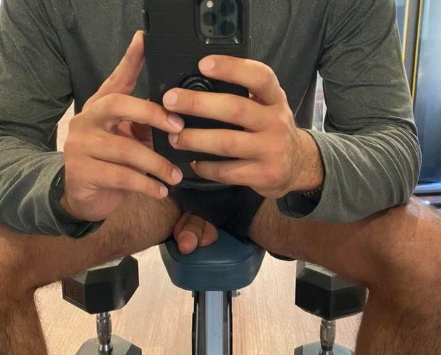 gym selfie