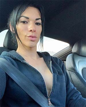 Plan sexe bien discret avec transexuelle en Corse sur Porto-Vecchio 20137