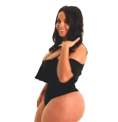 King Steph - flipping her hair back