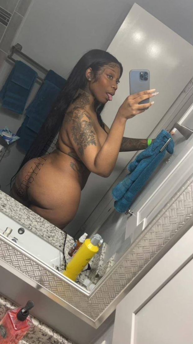 Black Ass Selfie