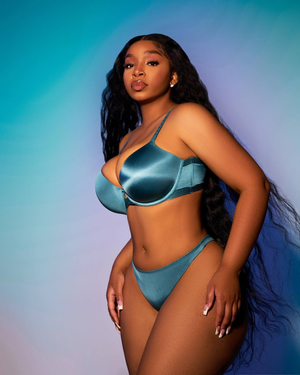 Cute Ebony in Green Bra and Panties