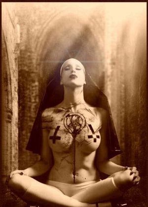 Sexy as fuck... makes me wet instantly