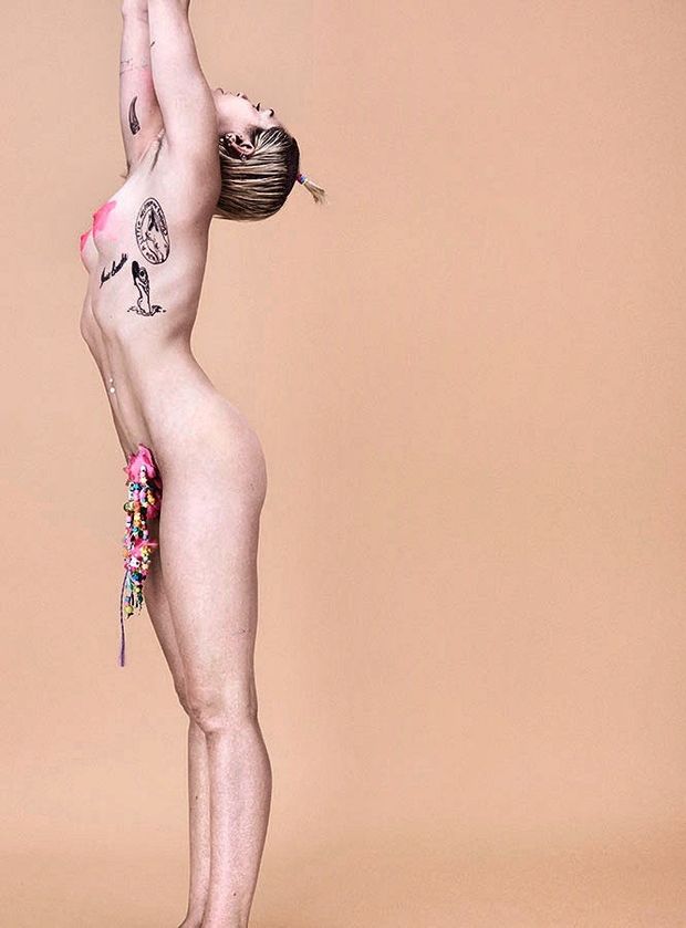 Miley Cyrus Discovering the Thrill of Posing Naked for her Fans