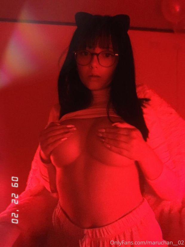 Cat covers her tits