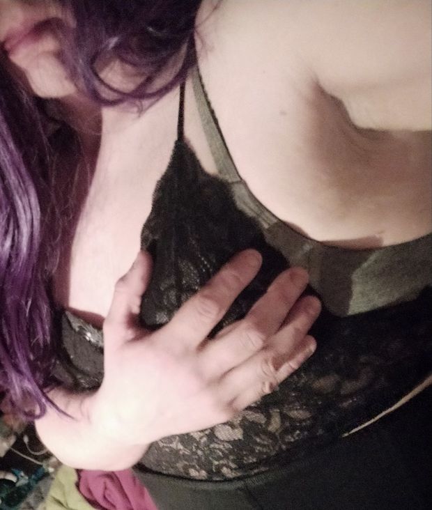 I really needs a Big cock in my mouth and deep in my slutty troath.