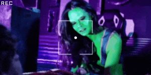 [*Fake] Zoe Saldana gets caught sucking off C. Pratt on the Guardians set.