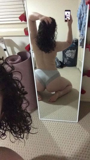 Brunette hunting for a back breaking