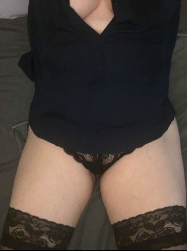 She’s happy to show her ex hubbies mates now ????