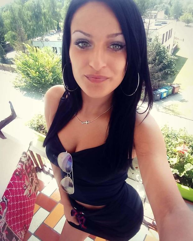 I visited Jessica and she got fucked on the balcony