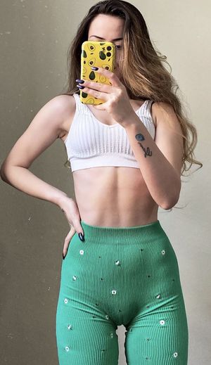 Turkish Slut Oznur's Pussy