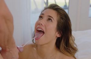 Eva Lovia Facial