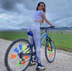 Turkish Slut Oznur's Ass