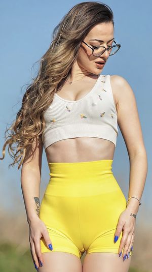 Turkish Slut Oznur Cameltoe