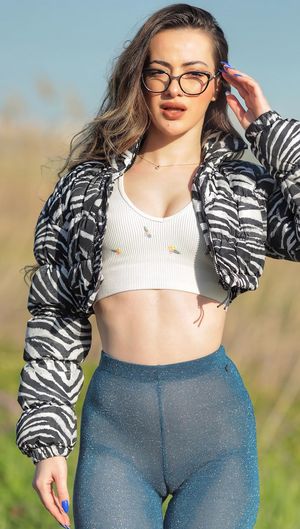 Turkish Slut Oznur Cameltoe