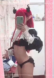 Petite cosplay teen