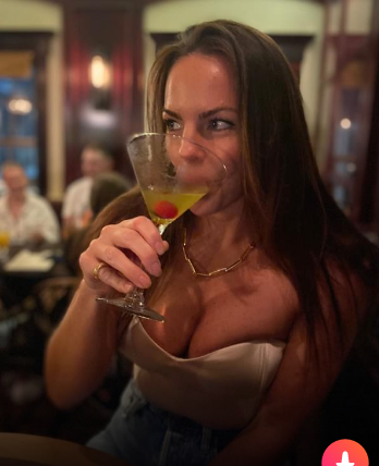 Would love to fuck them titties