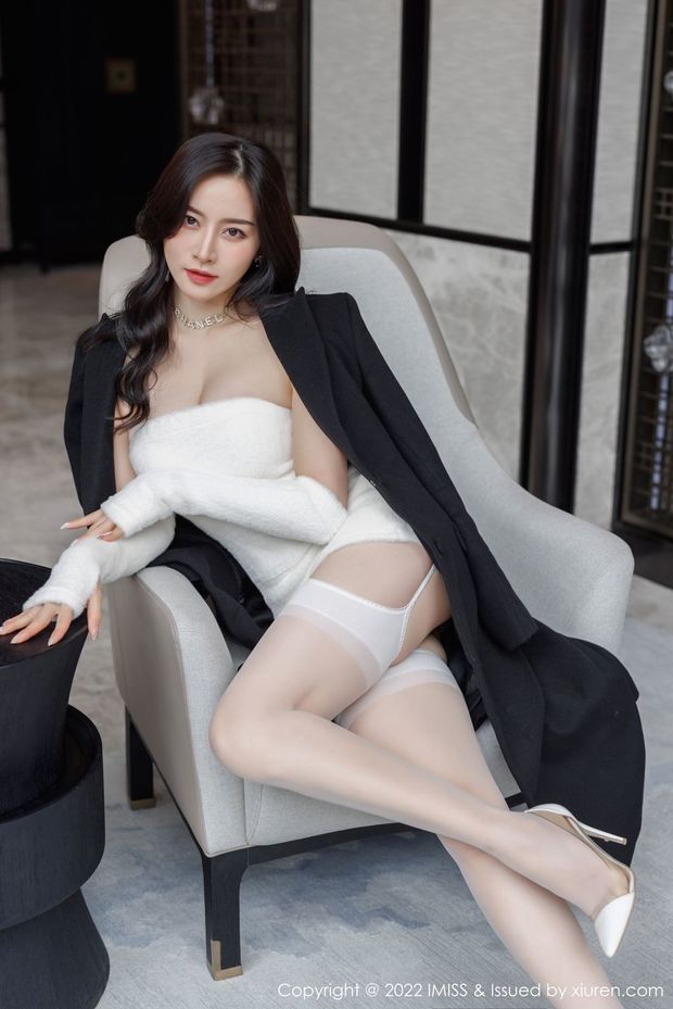 boss's wife wants to have some time alone with you