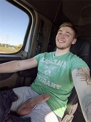 Hung construction worker in Wichita Kansas want to fuck a fem guy
