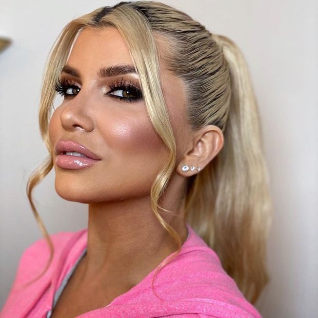 Blonde Romi Rain
