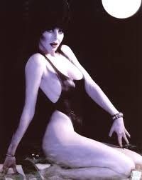 Elvira - Cassandra Peterson 03