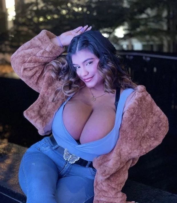 Angie Foxxy