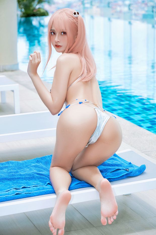 Azami Honoka Round Ass
