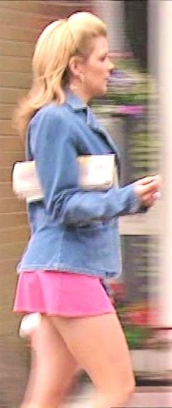 Corrie Leanne very short white skirt walk (classic episode 2004) pic 3
