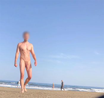 39 years old gay nudist in NYC like to get naked on the beach in Gunnison Beach NJ