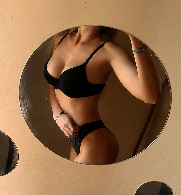 Hot blonde with great boobs and ass