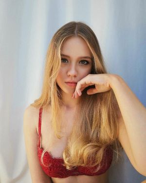 Big tits in red bra 2