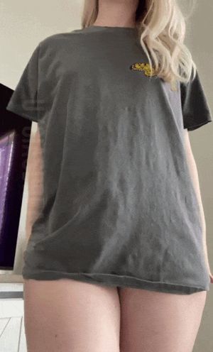 Incredible hips with cute tits