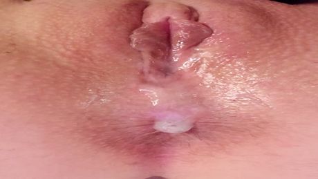 Pumping a cream pie out for you to clean off my pussy
