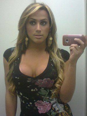 Juliana Souza selfie