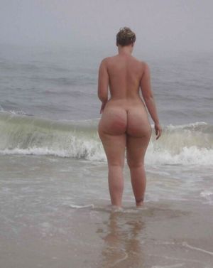 beach PAWG