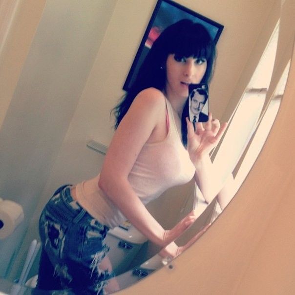 Bailey Jay selfie